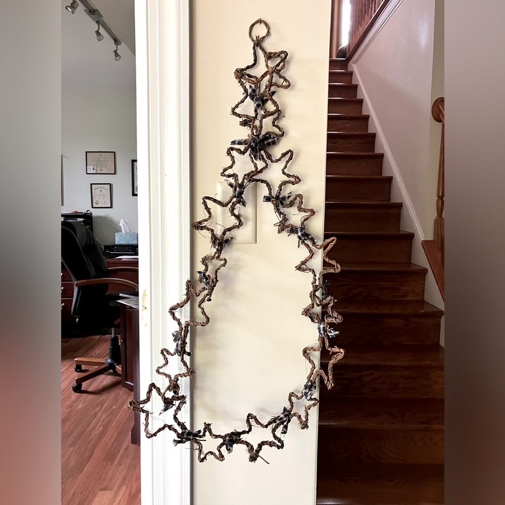 NWOT Twigs Stars/Bows Wall Decor